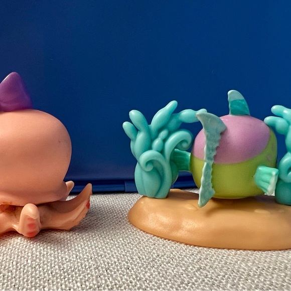Littlest Pet Shop LPS #513 Pink Octopus #514 Green Fish with seaweed accessory - Picture 7 of 9